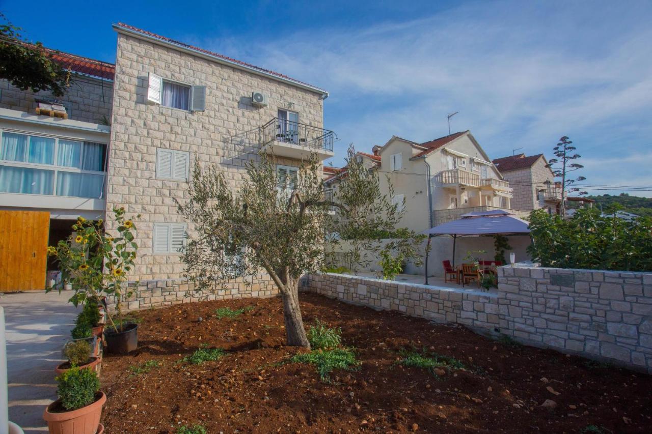 Apartments With A Parking Space Sutivan, Brac - 752 Dış mekan fotoğraf