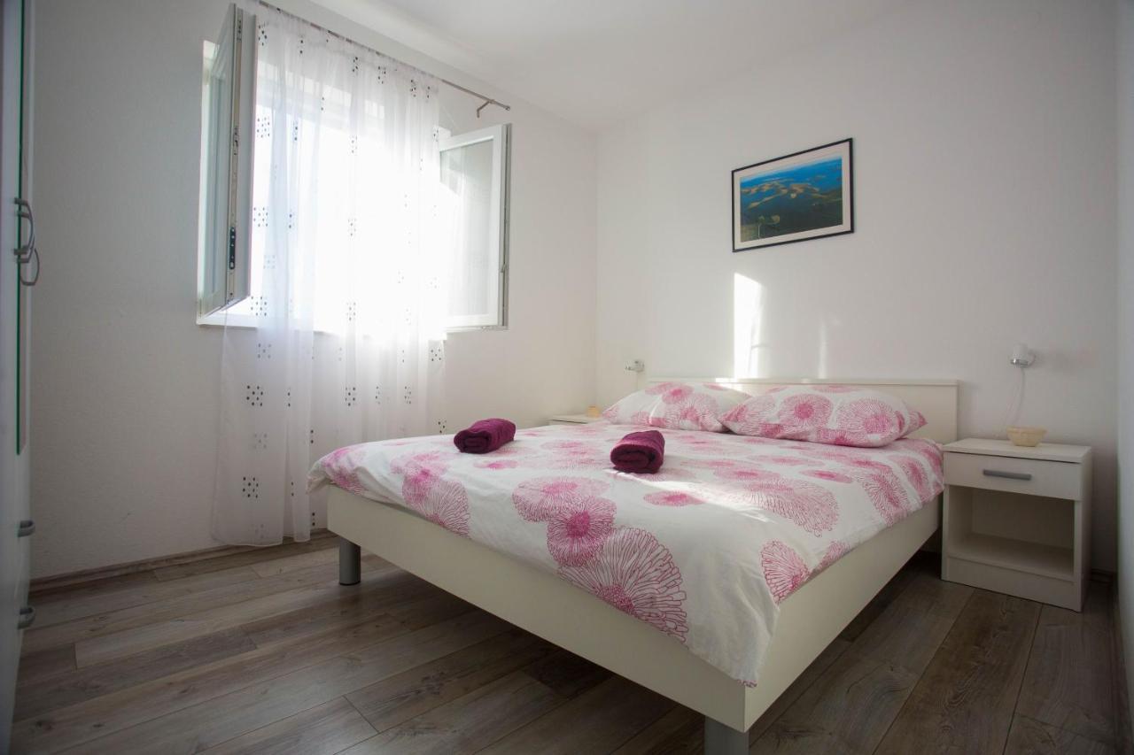 Apartments With A Parking Space Sutivan, Brac - 752 Dış mekan fotoğraf